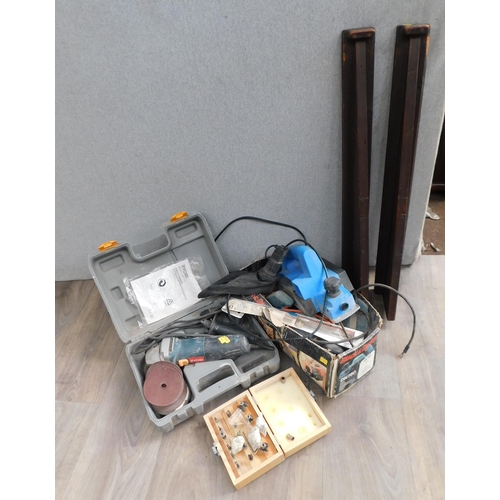 528 - Boxed angle grinder and 2 electric planers etc. - all unchecked