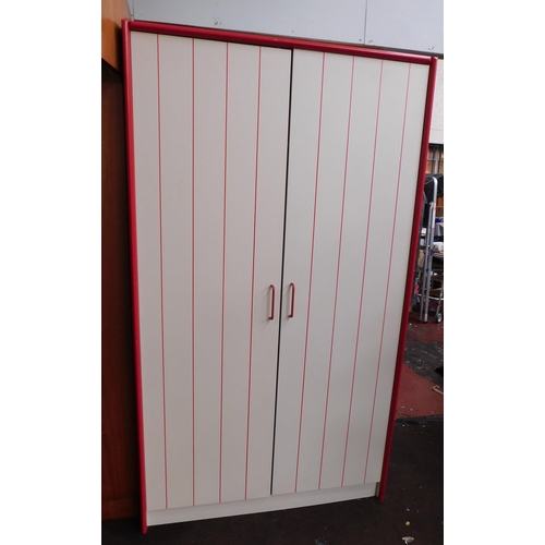 547 - Double fronted wardrobe