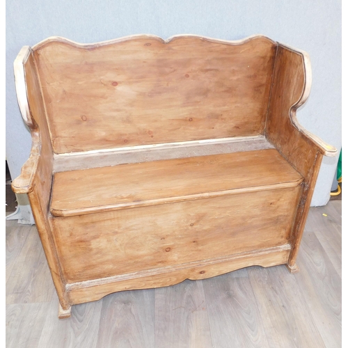 550 - Solid pine monks bench