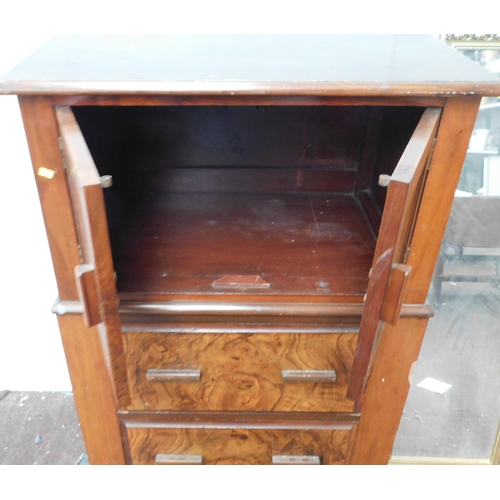 582 - Walnut veneered sideboard