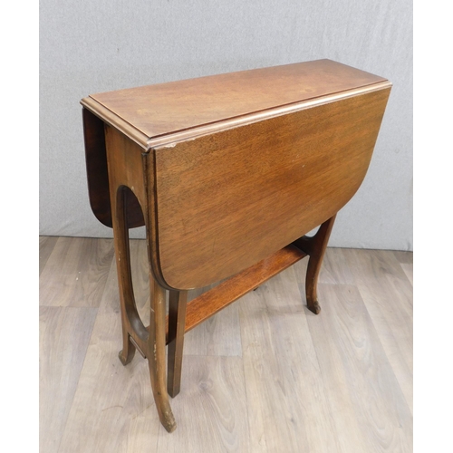 641 - Drop leaf vintage small table