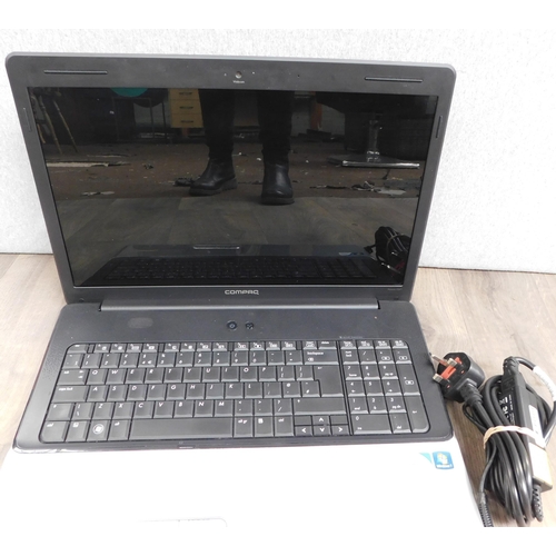 690 - Compaq laptop 17