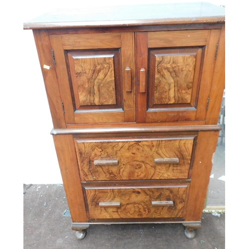 562 - Walnut veneered cabinet , 2 doors, 2 drawers