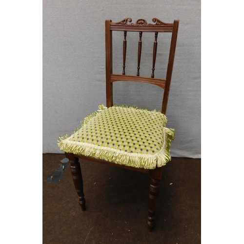 539 - Vintage mahogany bedroom chair