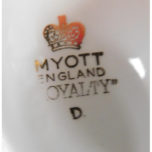 251 - Myott - Royalty pattern ceramics...