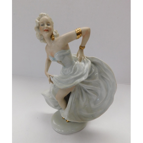 254 - Vintage - ceramic figure...