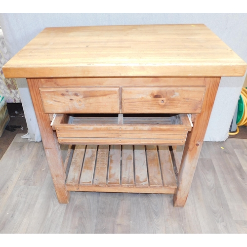 561 - Solid kitchen island/ butchers block