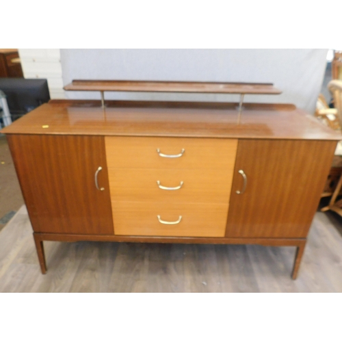 538 - Vintage sideboard with drawers