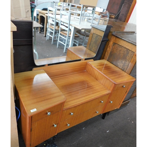 553 - Vintage dressing table with mirror