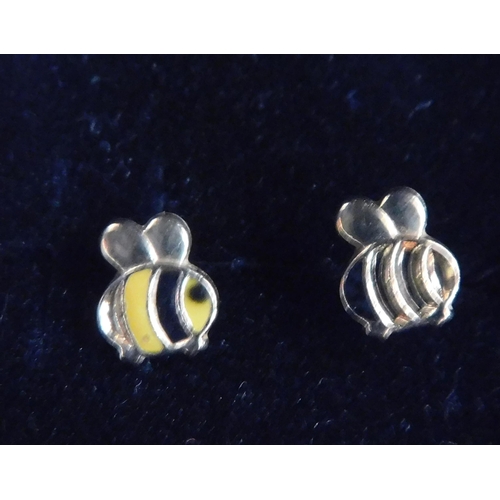 135 - Two - Pairs of earrings - Hello Kitty & Bee - & 9ct gold cameo ring