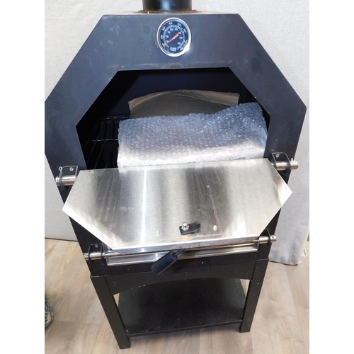 532 - Outdoor charcoal pizza oven...