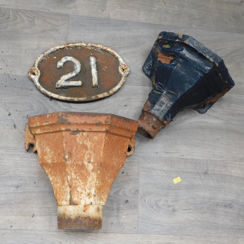 508 - 2x Cast rain drops & cast iron railway sign (No21)