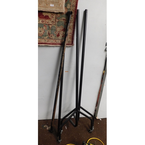 546 - 2 Heavy duty clothes rails on castors...