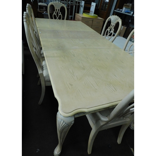 559 - Extending dining table with 6 chairs