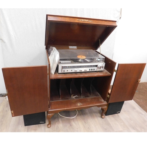 618 - Period style hifi unit with Sanyo record player & speakers