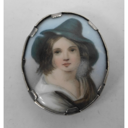 143 - Victorian - hand painted/ceramic brooch