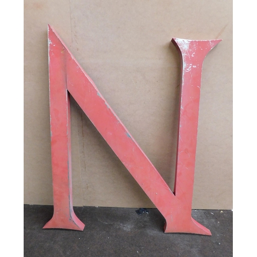 542 - Large metal display letter N (41