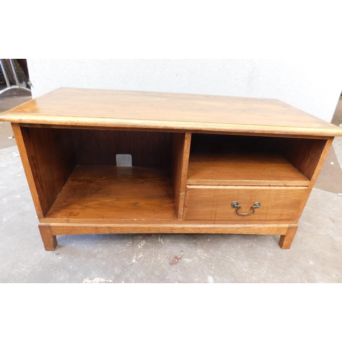 559A - Oak rectangular media unit approx. 40