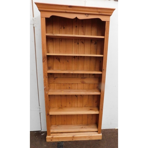 612A - 7 Shelf pine bookcase