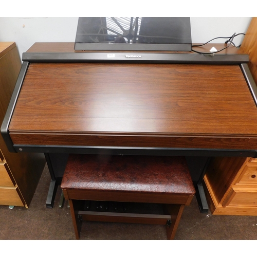 632 - Technics - electric piano/organ - PCM sound EX60 W/O & stool