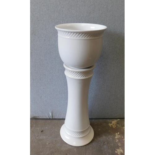 687 - Ceramic white jardinaire