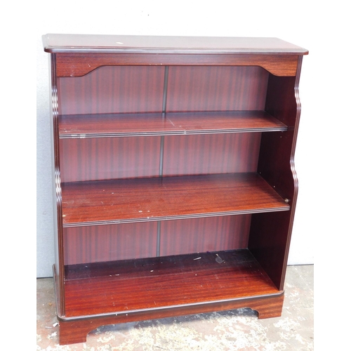 733 - Mahogany coloured bookcase