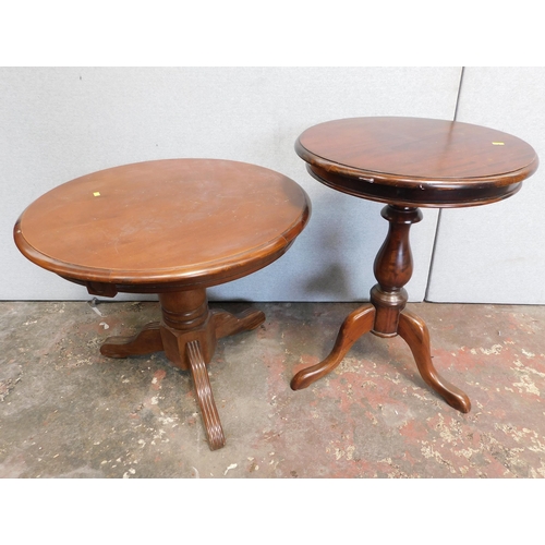 743 - Pair of occasional tables