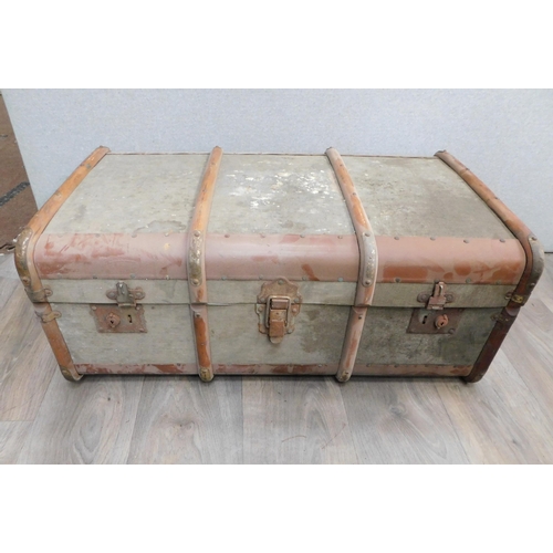 745 - Vintage steamer trunk