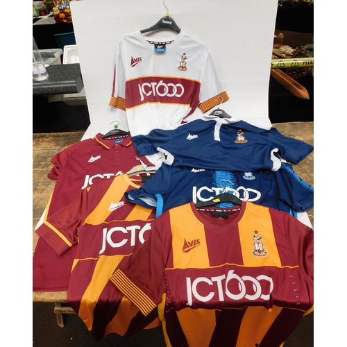 11 - Six - Bradford City/Avec - football shirts...