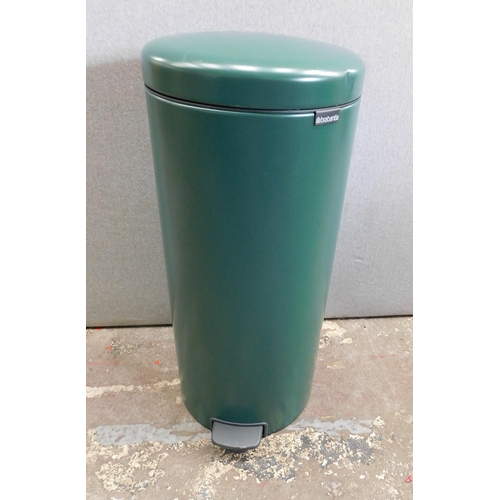 541 - Kitchen bin by Brabantia with self close