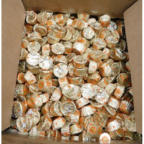 572 - Box of Reeces peanut butter cups