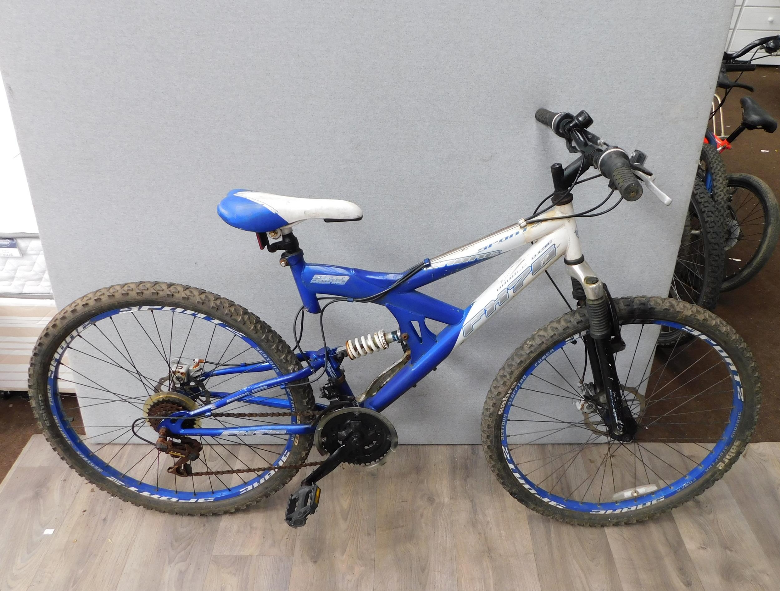 DUNLOP【26インチ】 DUNLOPダンロップ 26型 6速 AUTO LED仕様 軽快