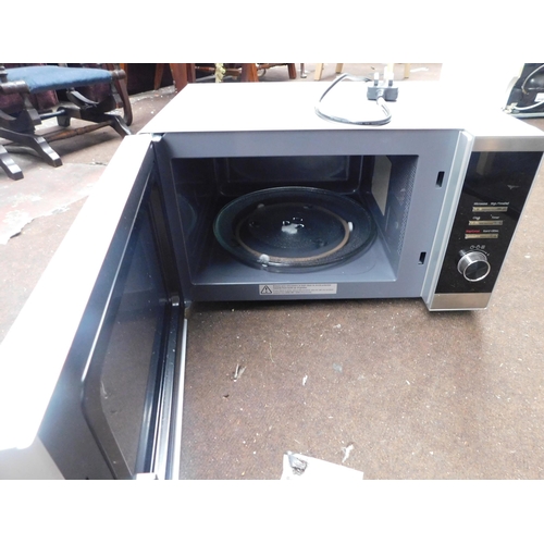 564A - Kenwood microwave W/O in good condition