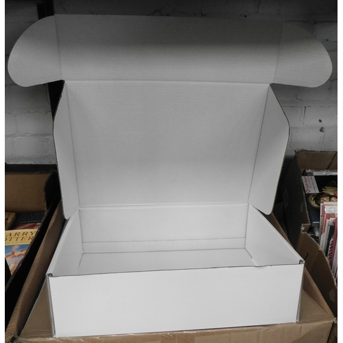 593 - 30x Flat packed white cartons approx. 4 3/4