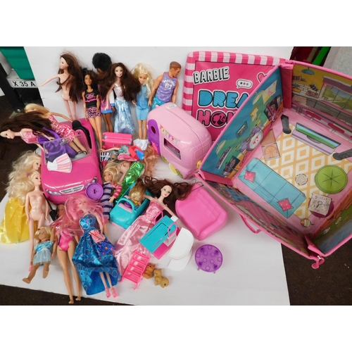 Fold away deals barbie house