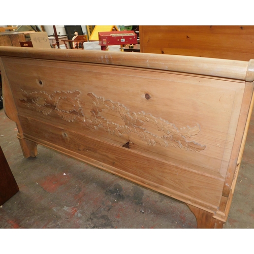 642 - Solid pine sleigh bed frame approx. 62