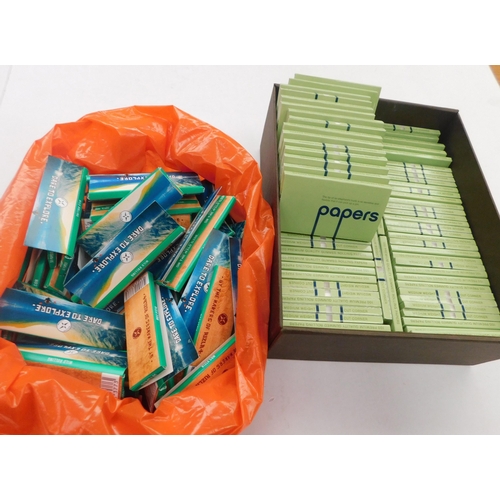 738 - Selection of cigarette papers