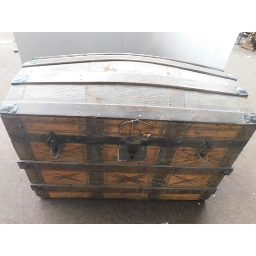 748 - Wooden chest with inner shelf