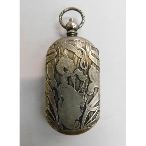 109 - White metal - Art Nouveau era/ladies coin case - with naturalistic relief decoration