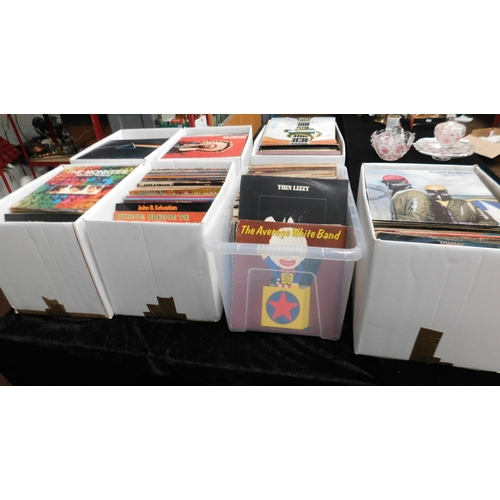 25 - Approximately 800 LPs including - Deep purple/David Bowie/Pink Floyd/The Who/Black Sabbath/Queen/ Ma... 