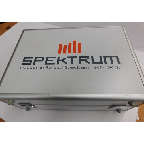 537 - Spectrum Radio Control DX8 transmitter with batteries/receivers W/O in flight case