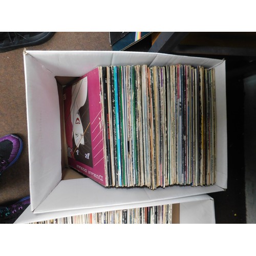 25 - Approximately 800 LPs including - Deep purple/David Bowie/Pink Floyd/The Who/Black Sabbath/Queen/ Ma... 