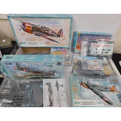 40 - Five - Azur/model kits including - A022/021/A043/AB3201 & A045 - boxed