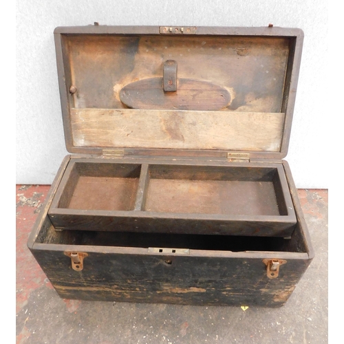 510 - Wooden engineers tool box approx. 18