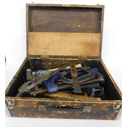 517 - Small wooden toolbox incl. tools - approx. 18