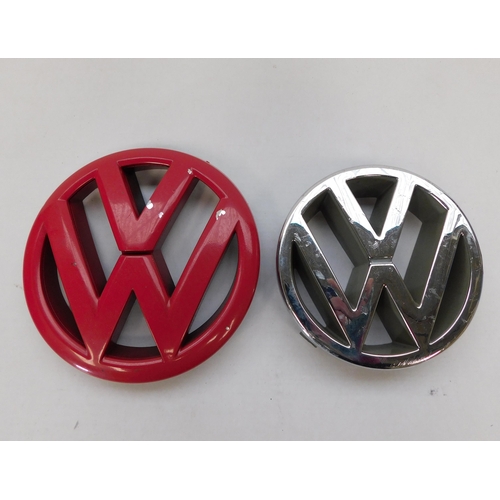 19A - Volkswagen - car badges...