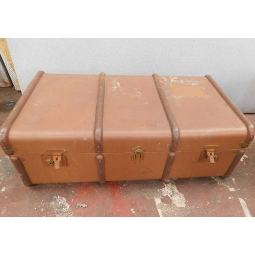 542 - Antique trunk approx. 36