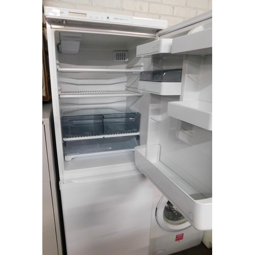 544 - Hotpoint frost-free fridge freezer W/O...