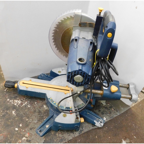 816 - Large chop/slide saw (unchecked)...