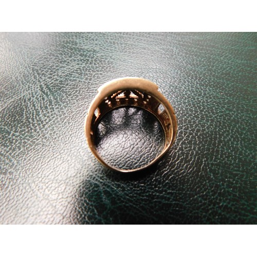 150 - 9ct Gold gentleman's ring - 6.5g